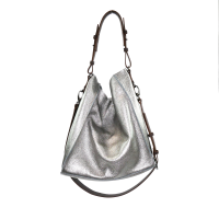 Tasche Tote aus genarbtem metalic Leder